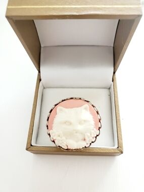 Pink and White Cat Cameo Ring - Charming Floral Cameo Ring